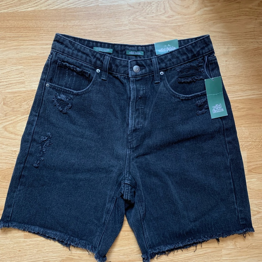 NWT Wild Fable High Rose Bermuda Shorts. Size 8/29